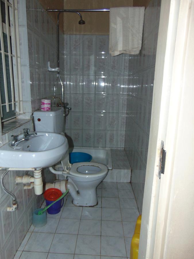 Brisk Hotel Triangle Njeru Zewnętrze zdjęcie