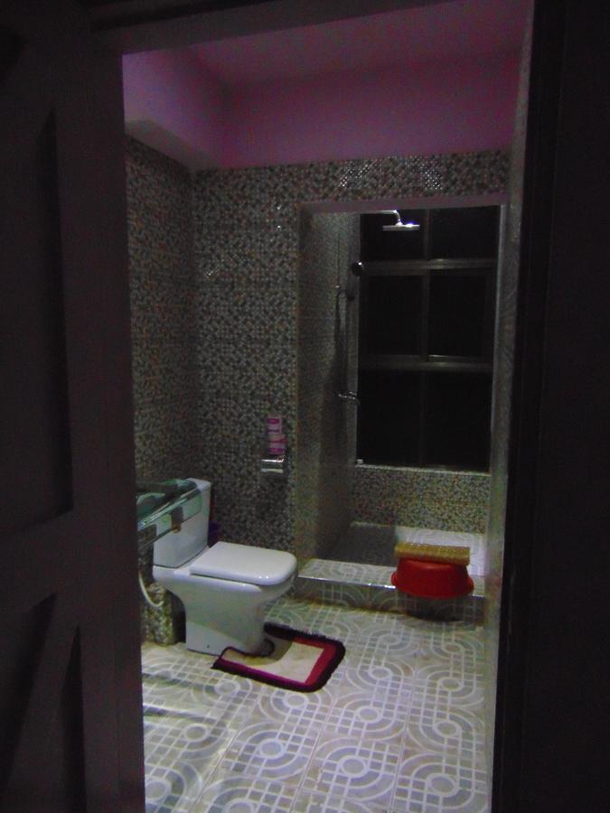 Brisk Hotel Triangle Njeru Zewnętrze zdjęcie